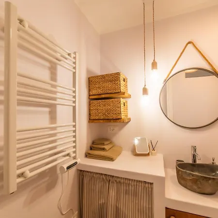 Caruggio 6 *
